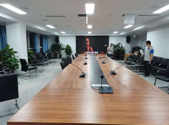 泰安老街一號(hào)公寓高鐵城投領(lǐng)導(dǎo)會(huì)議室P1.53全彩屏及會(huì)議擴(kuò)聲系統(tǒng) 泰安老街一號(hào)公寓高鐵城投領(lǐng)導(dǎo)會(huì)議室P1.53全彩屏及會(huì)議擴(kuò)聲系統(tǒng)